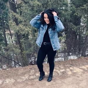 Meet your Posher, Leigha